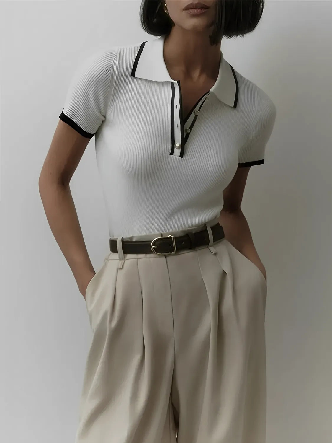 Blusa Gola Polo com Decote e Botões Frontais – Blenda