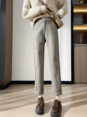 Calça Feminina Reta de Lã Caxemira com Cintura Alta e Elástico – Leda