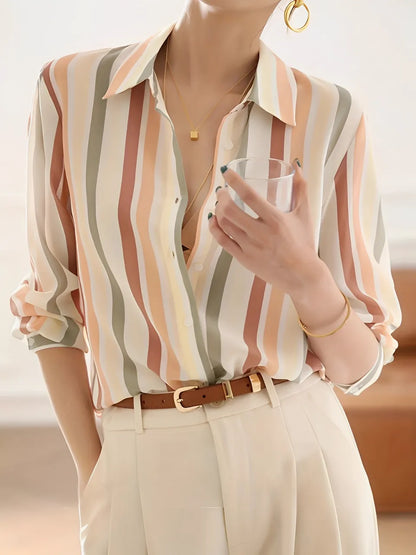 Camisa Feminina Social Listrada com Gola Clássica e Botões - Jasmine