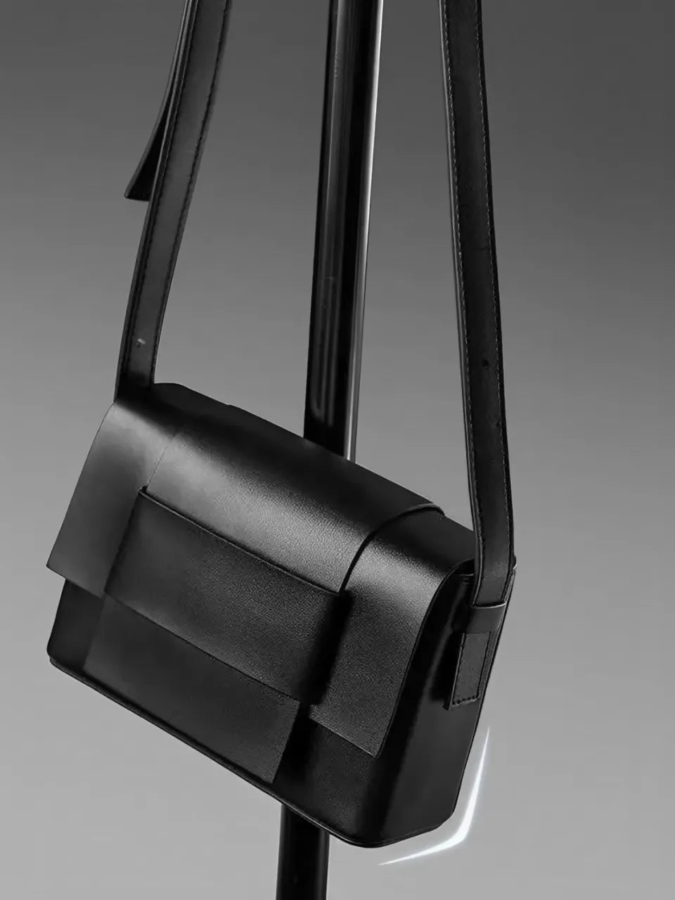 Bolsa Quadrada Couro PU com Alça Transversal e Fecho Magnético - Judy