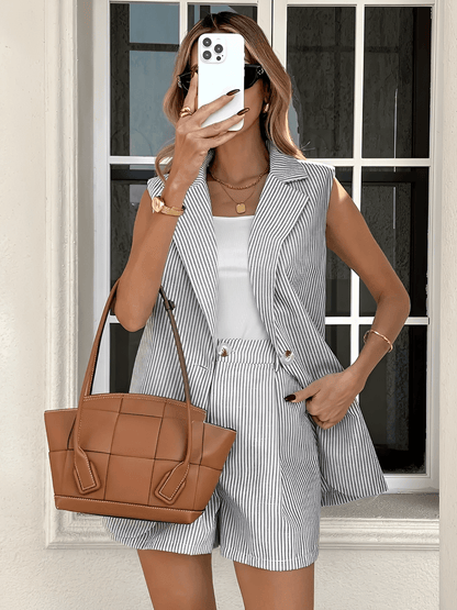 Conjunto Feminino Listrado com Colete Longo Sem Mangas e Short com Bolsos – Paula