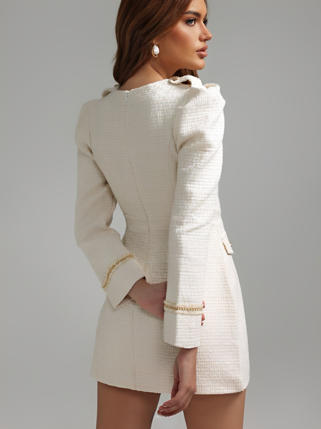 Vestido em Tweed Estruturado Levemente Evasê com Botões Dourados - Antonela