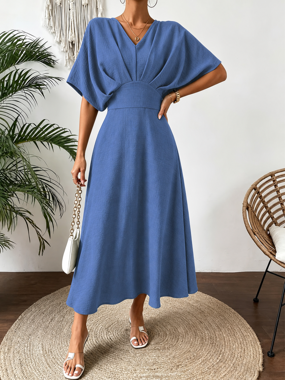 Vestido Midi Evasê Acinturado com Manga Morcego Decote V-  Mayla