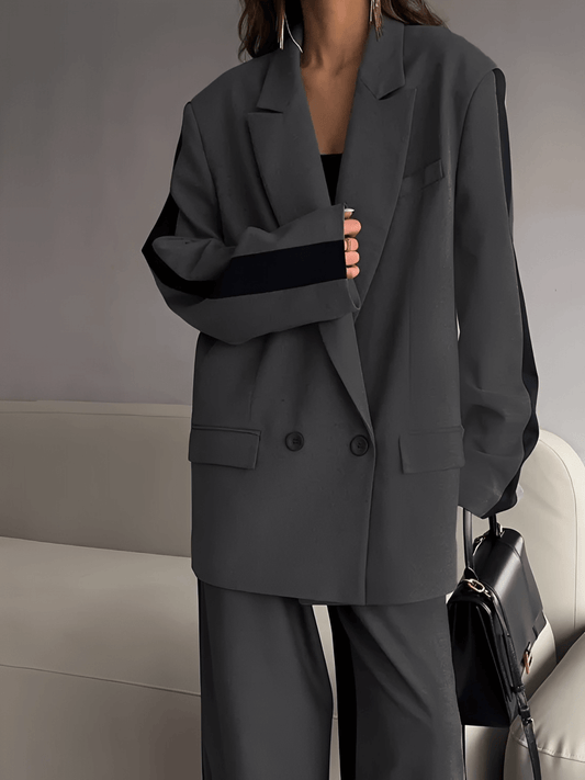 Conjunto Feminino em Alfaiataria com Blazer Oversized Trespassado Calça Pantalona  Cintura Elástica e Listra Lateral– Damares
