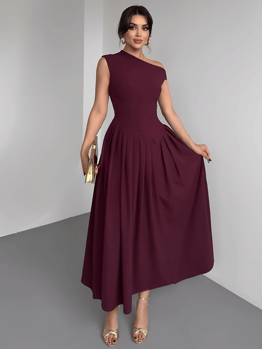 Vestido Feminino Maxi com Ombro Assimétrico e Saia Plissada – Luana