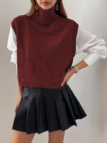Colete em Tricô com Gola Alta Larga e Modelagem Cropped - Adria