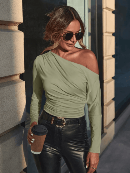 Blusa Feminina com Design Assimétrico de Ombro Único e Drapeado Sofisticado – Amaya