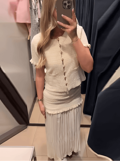 Conjunto Feminino em Tweed Texturizado com Blusa de Mangas Curtas Bolsos e Saia Longa Plissada em Duas Camadas - Suiany