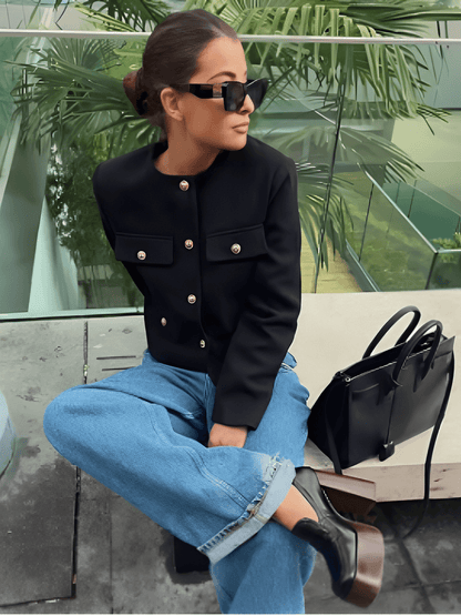 Casaco Feminino Tweed com Bolsos Decorativos e Fechamento em Botões - Angelique