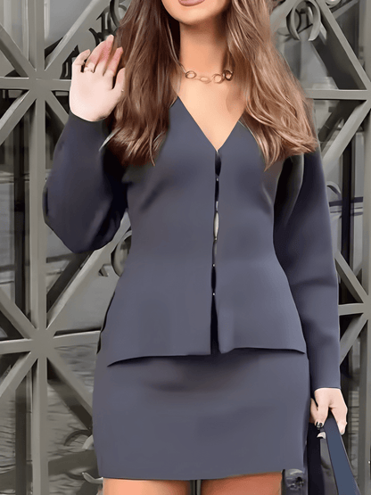 Conjunto Feminino de Tricô com Suéter Gola V e Saia Reta com Cintura Elástica - Viviene