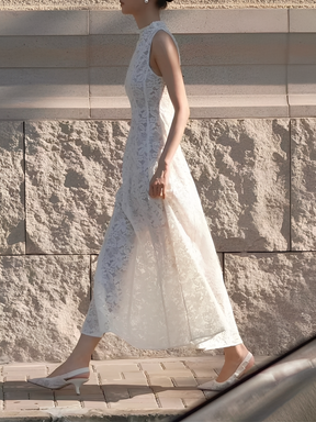 Vestido Midi em Renda Texturizada com Flores Acinturado – Carlota