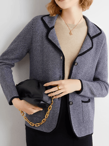 Blazer em Lã Estruturada com Gola Clássica e Bolsos  – Maria