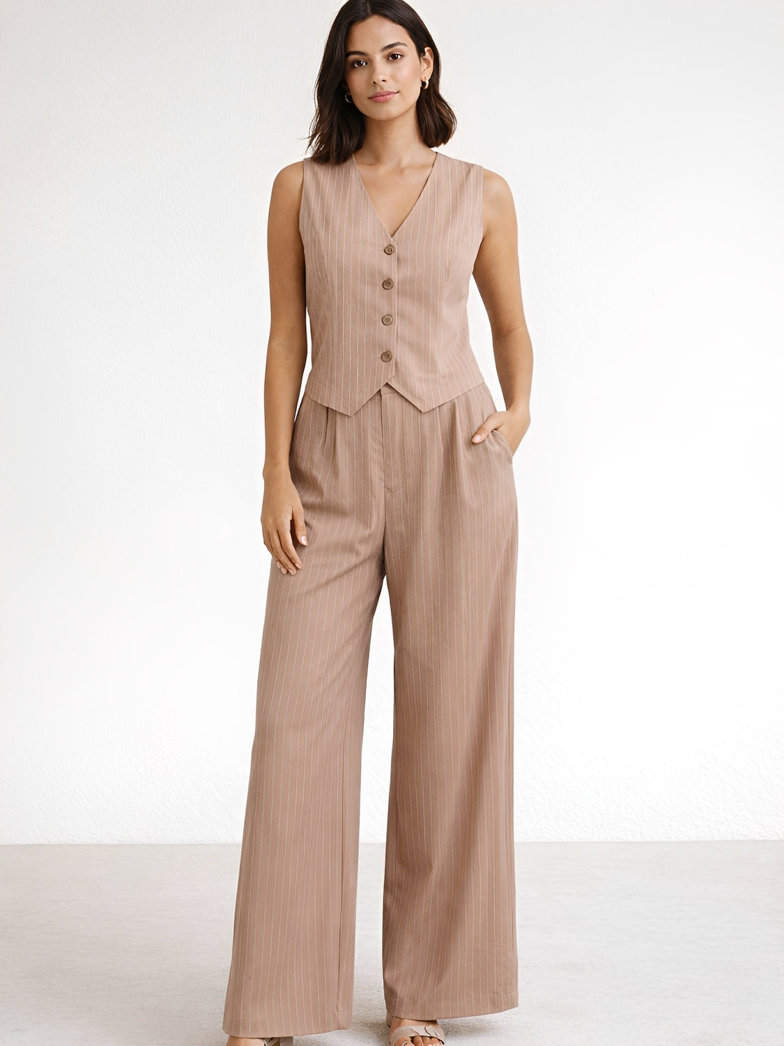 Conjunto Alfaiataria Risca de Giz Colete com Botões e Calça Pantalona - Guadalupe