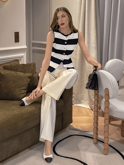 Blusa Feminina em Viscose com Listras Sofisticadas e Fechamento em Botões Dourados - Belinda
