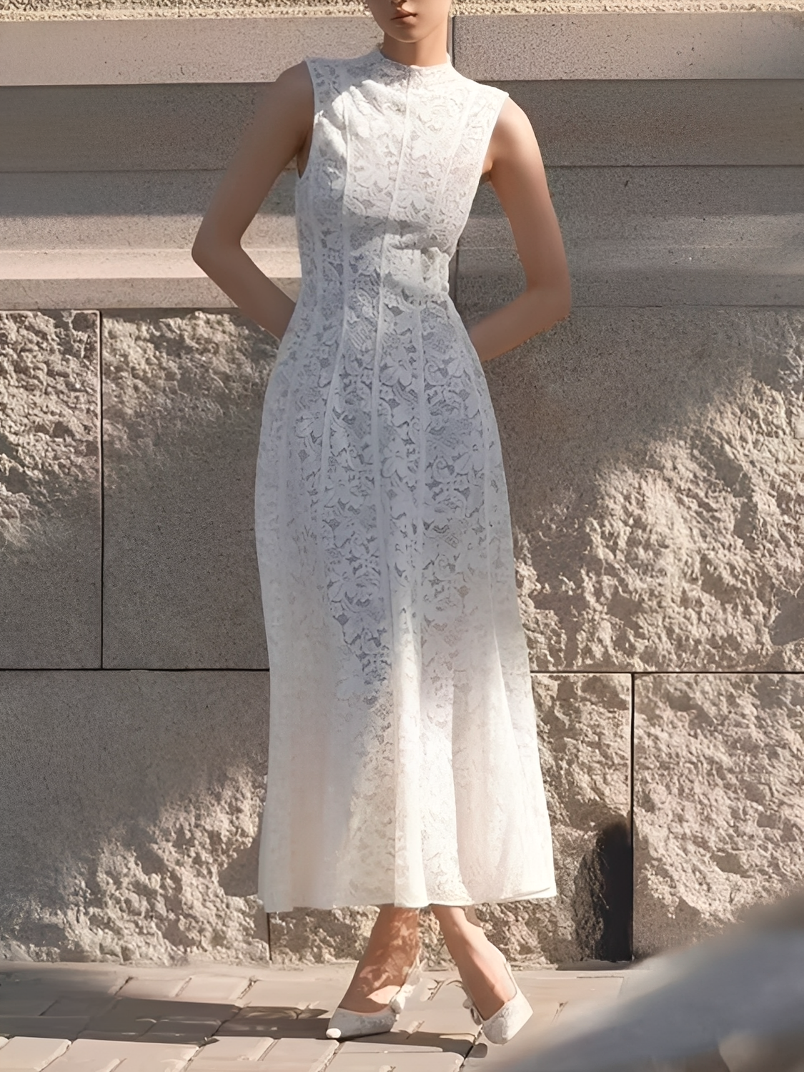 Vestido Feminino Midi em Renda Texturizada com Flores Acinturado e Acabamento Delicado  – Carlota