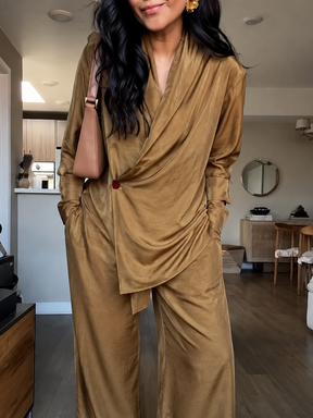 Conjunto com Blusa Envelope Assimétrica e Calça Pantalona Elegante - Ohana