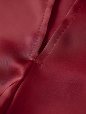 Blusa Halter Acetinada com Barra Assimétrica em Renda Delicada – Ximena