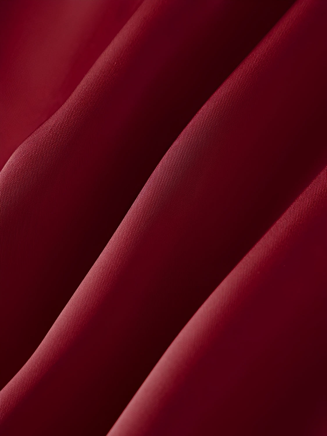 Blusa Halter Acetinada com Barra Assimétrica em Renda Delicada – Ximena