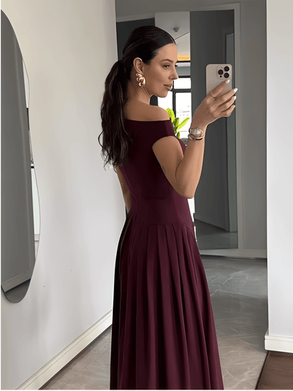 Vestido Feminino Maxi com Ombro Assimétrico e Saia Plissada – Luana