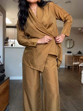 Conjunto com Blusa Envelope Assimétrica e Calça Pantalona Elegante - Ohana