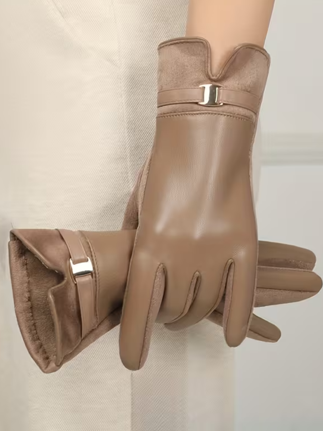 Luva Touch em Couro PU e Suede com Fivela Dourada Elegante- Kimberly