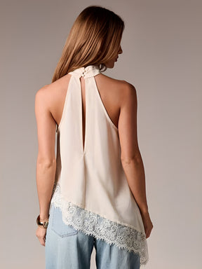Blusa Halter Acetinada com Barra Assimétrica em Renda Delicada – Ximena