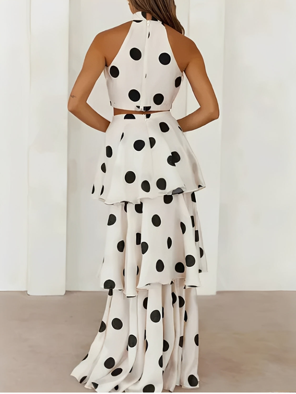 Conjunto Poá em Chiffon com Top Halter e Saia Longa em Camadas - Sibeli