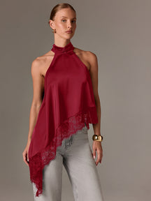 Blusa Halter Acetinada com Barra Assimétrica em Renda Delicada – Ximena