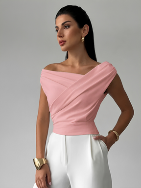 Blusa com Decote Ombo a Ombro Assimétrico e Drapeado Elegante - Emy
