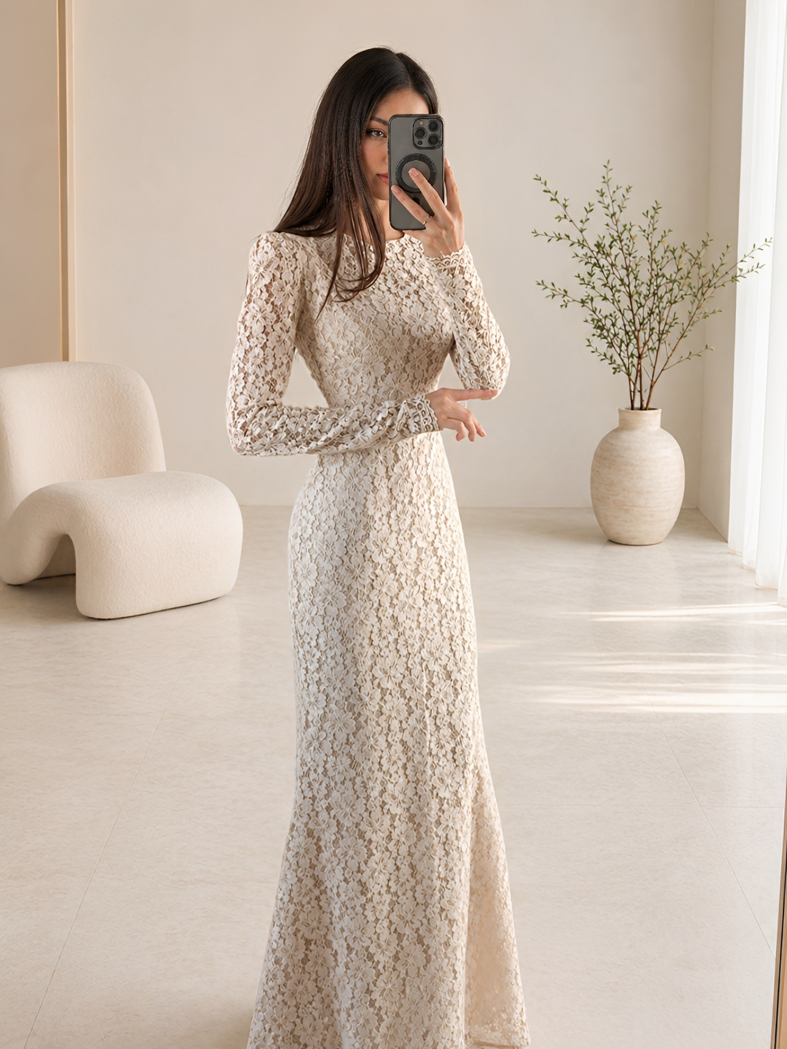 Vestido Longo em Renda Floral Modelagem Sereia com Mangas Longas - Samely [FRETE FULL]