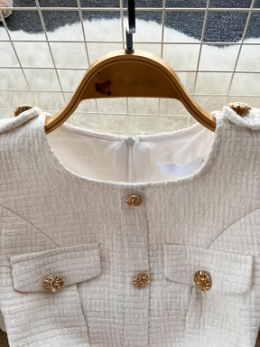 Vestido em Tweed Estruturado Levemente Evasê com Botões Dourados - Antonela