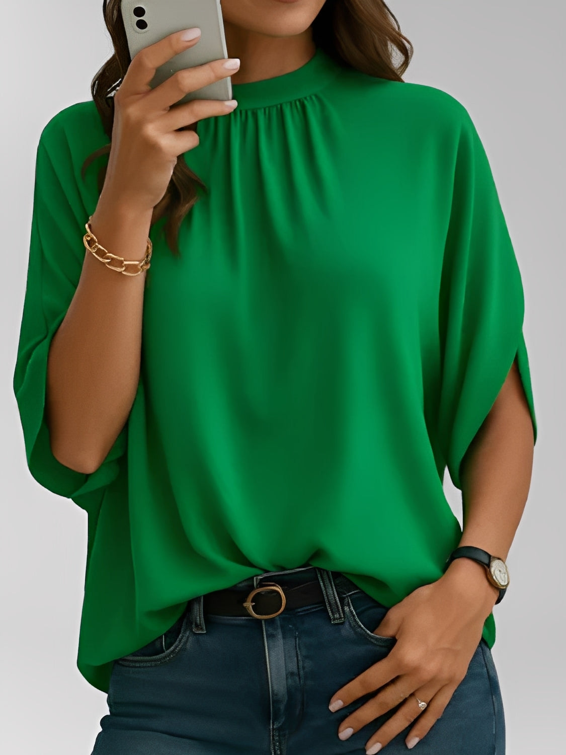 Blusa com Mangas Mocergo Vazadas e Gola Laço Amarração na Nuca - Catherine