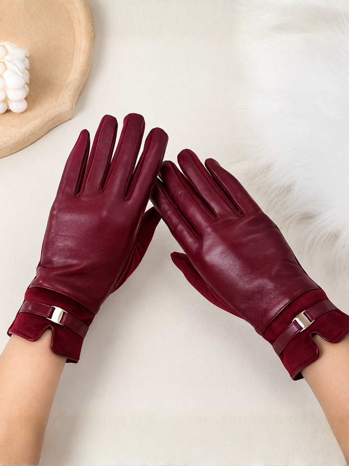 Luva Touch em Couro PU e Suede com Fivela Dourada Elegante- Kimberly