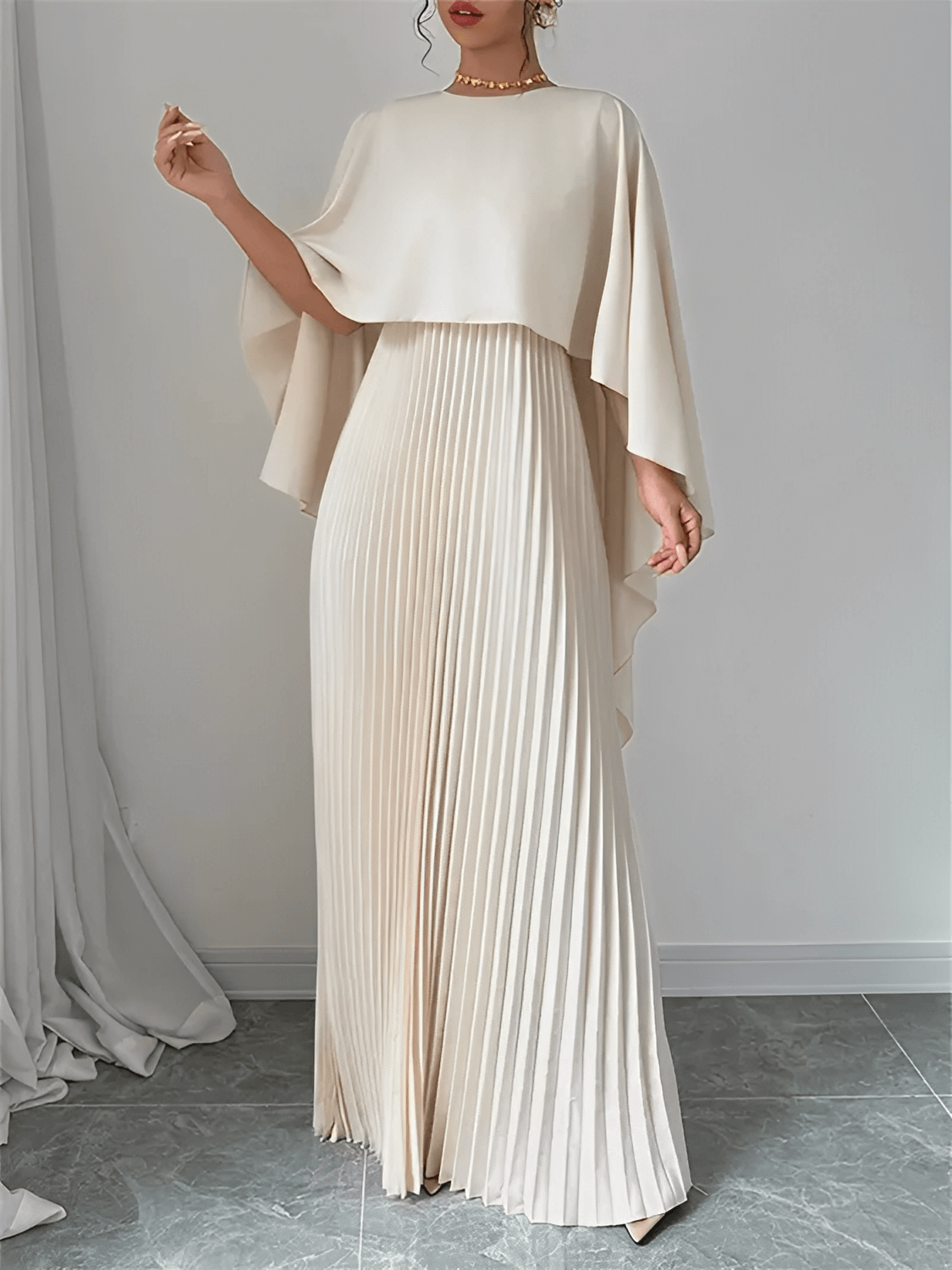 Vestido Feminino Longo de Festa Plissado com Capa Peplum Elegante Embutida – Loren