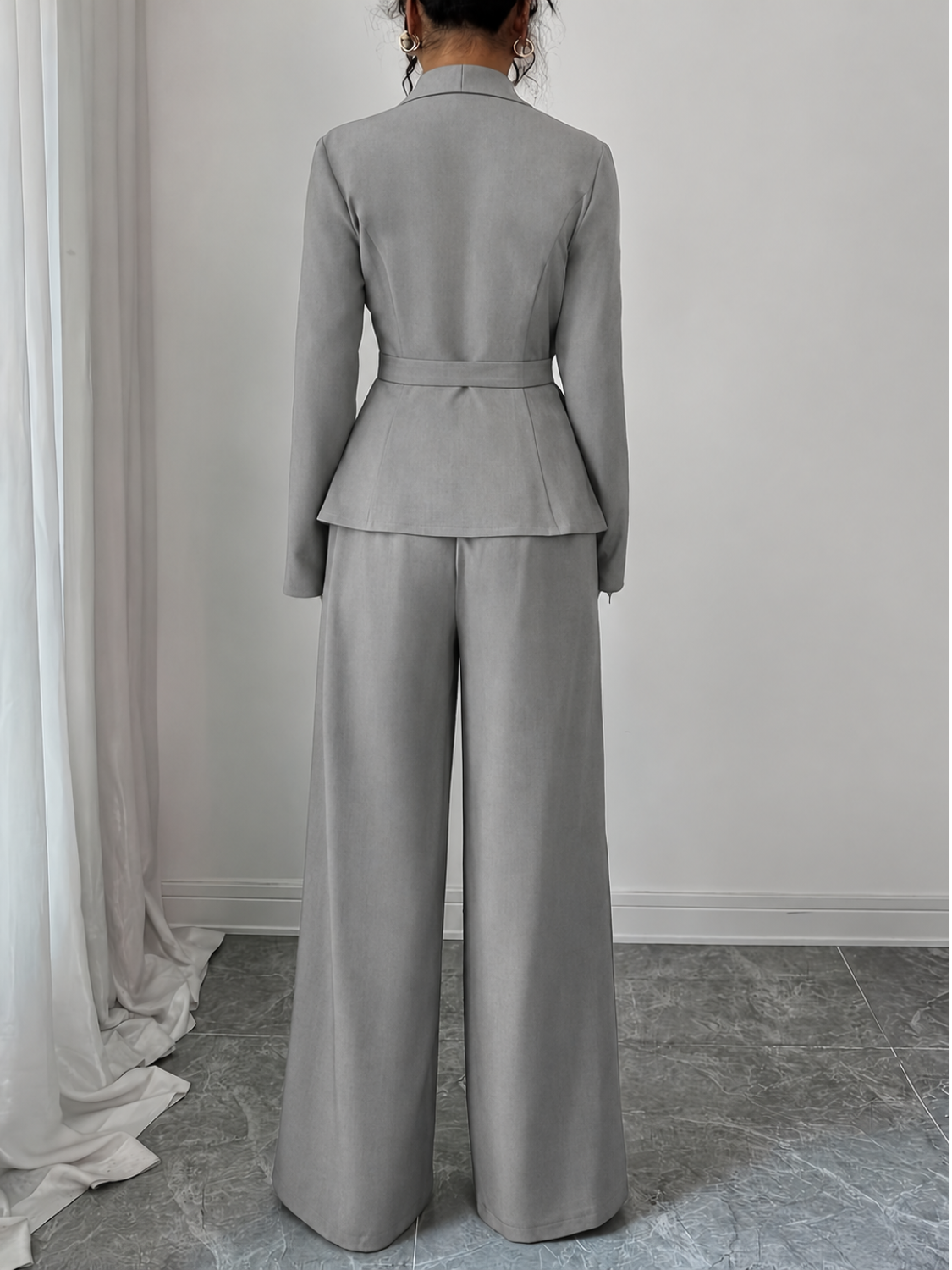 Conjunto Alfaiataria com Blazer Peplum Acinturado e Calça Pantalona- Loreta