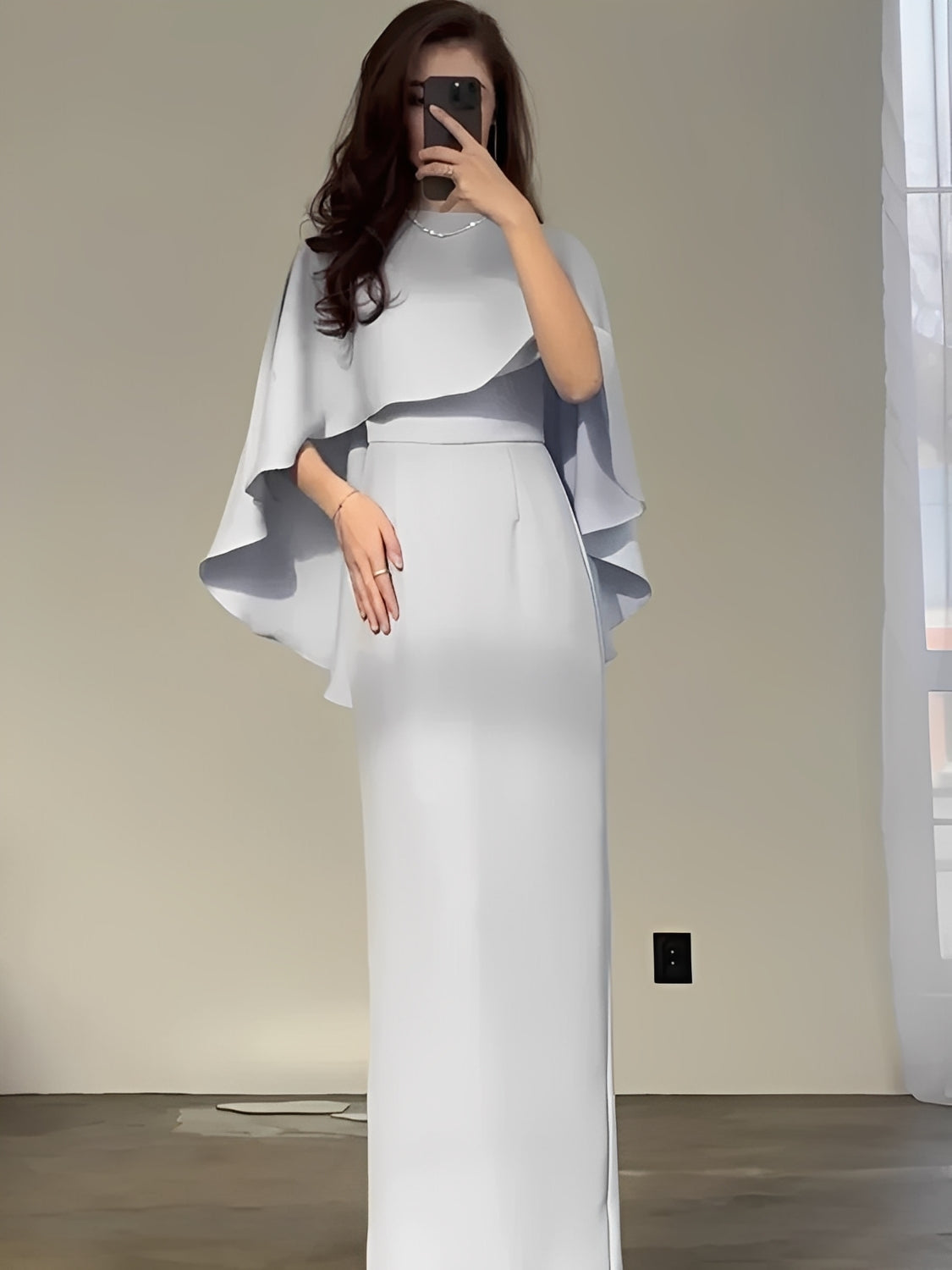 Vestido Longo de Festa Acinturado com Capa Peplum Elegante - Amna