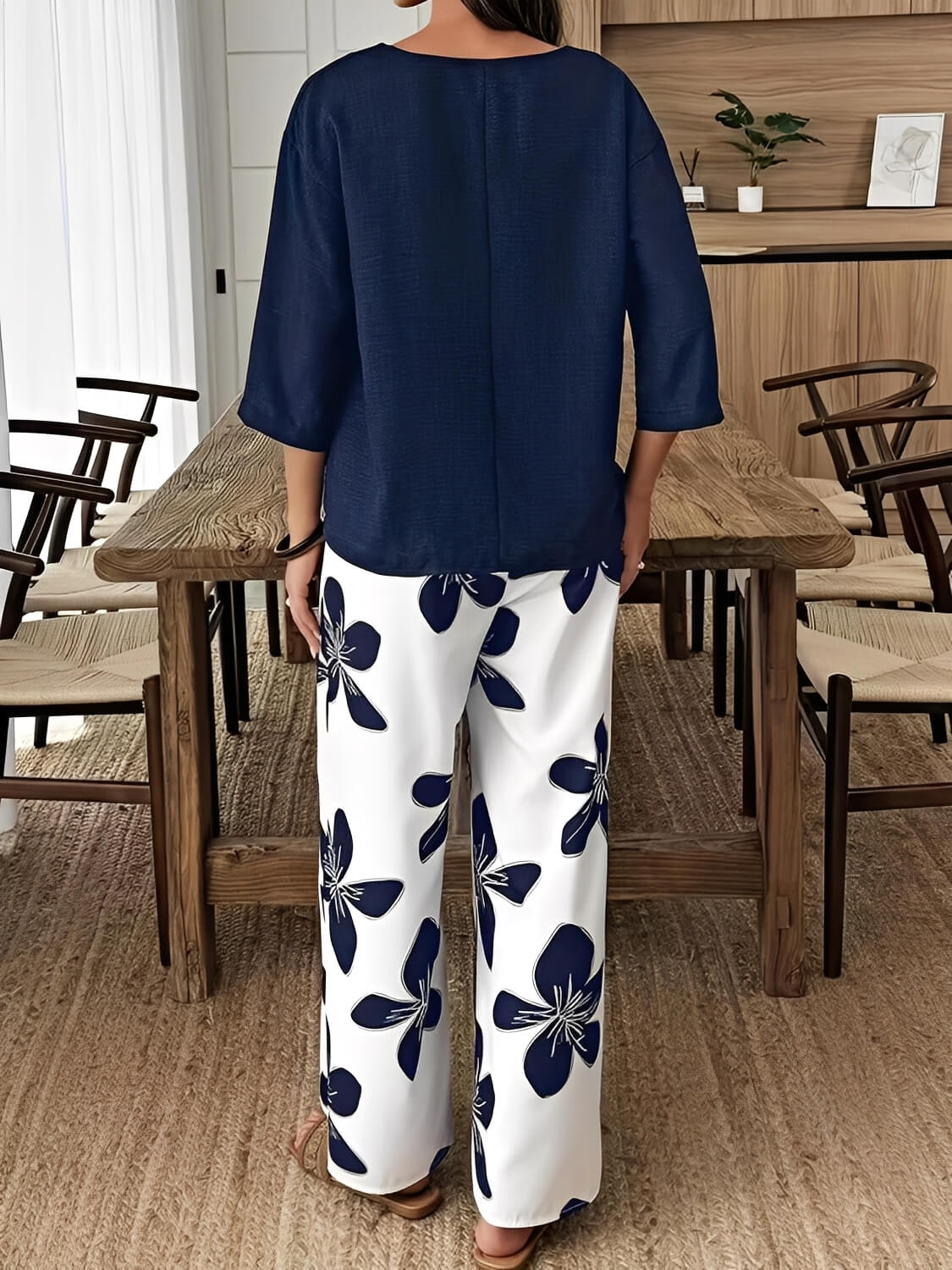 Conjunto Blusa 3/4 com Detalhe de Botão e Calça Pantalona Floral - Hazel