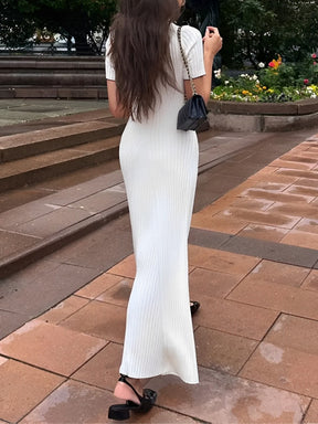 Vestido Longo de Tricô Canelado com Decote V e Botões – Evelyn