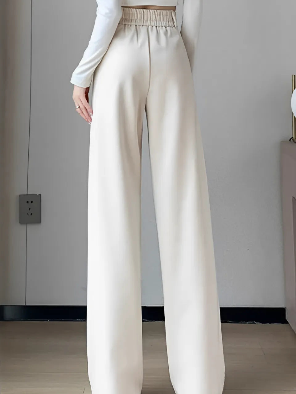 Calça Wide de Lã Batida com Cintura Alta de Elástico e Bolsos – Maysa