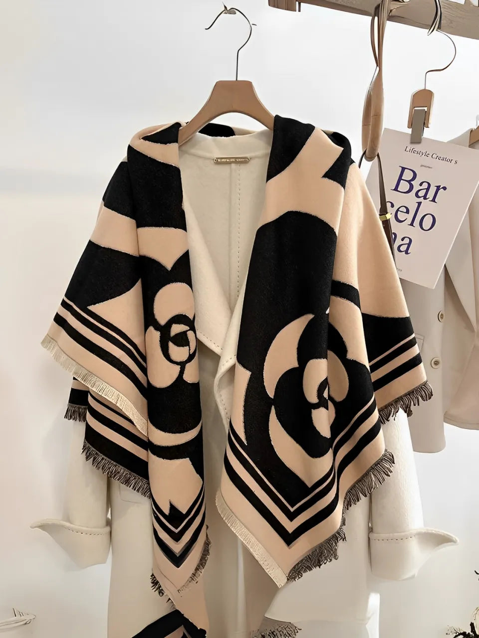 Cachecol Feminino em Caxemira com Estampa Floral - Rebeca