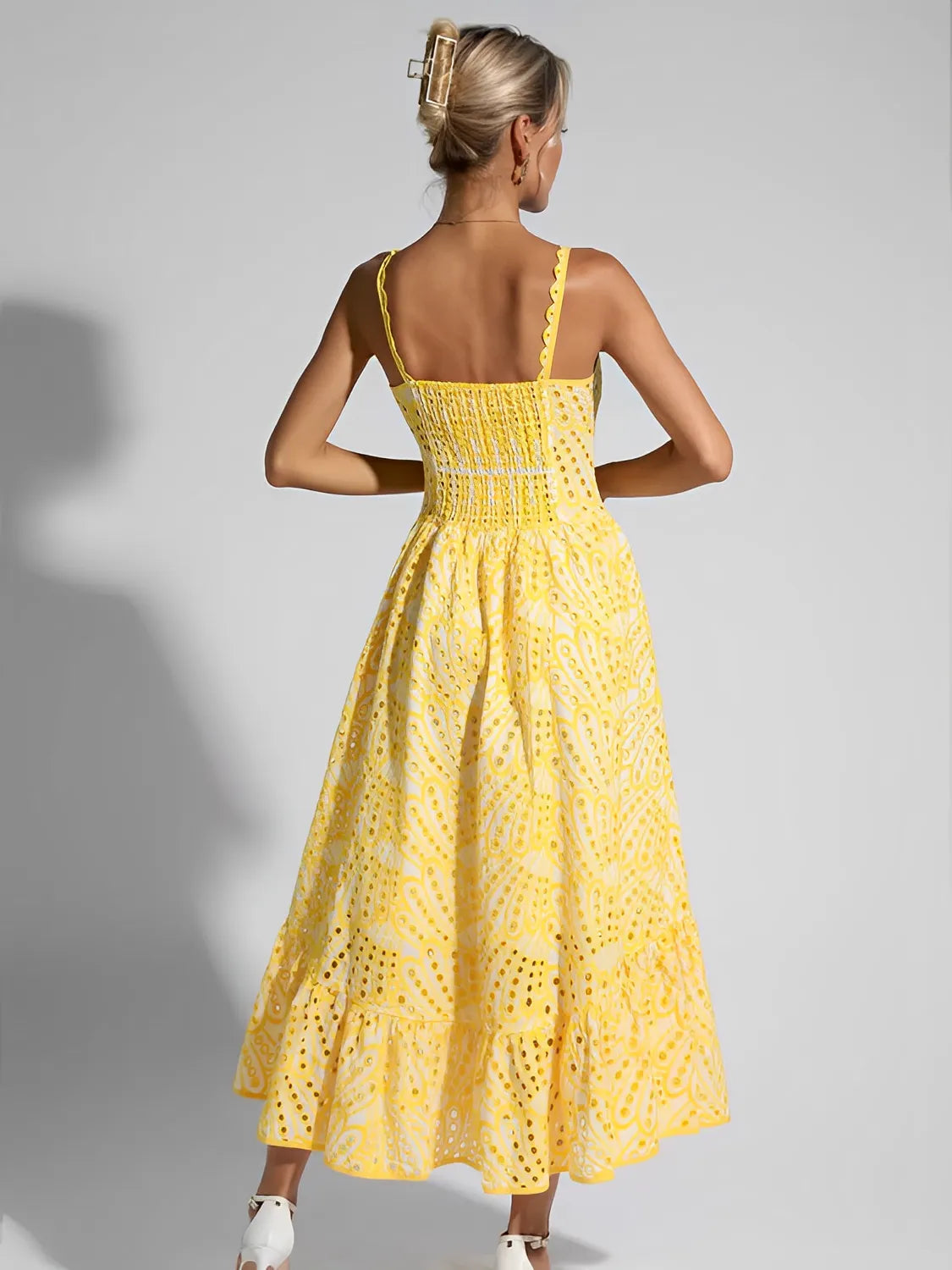 Vestido Midi de Laise com Babados Delicados e Elástico nas Costas – Marina