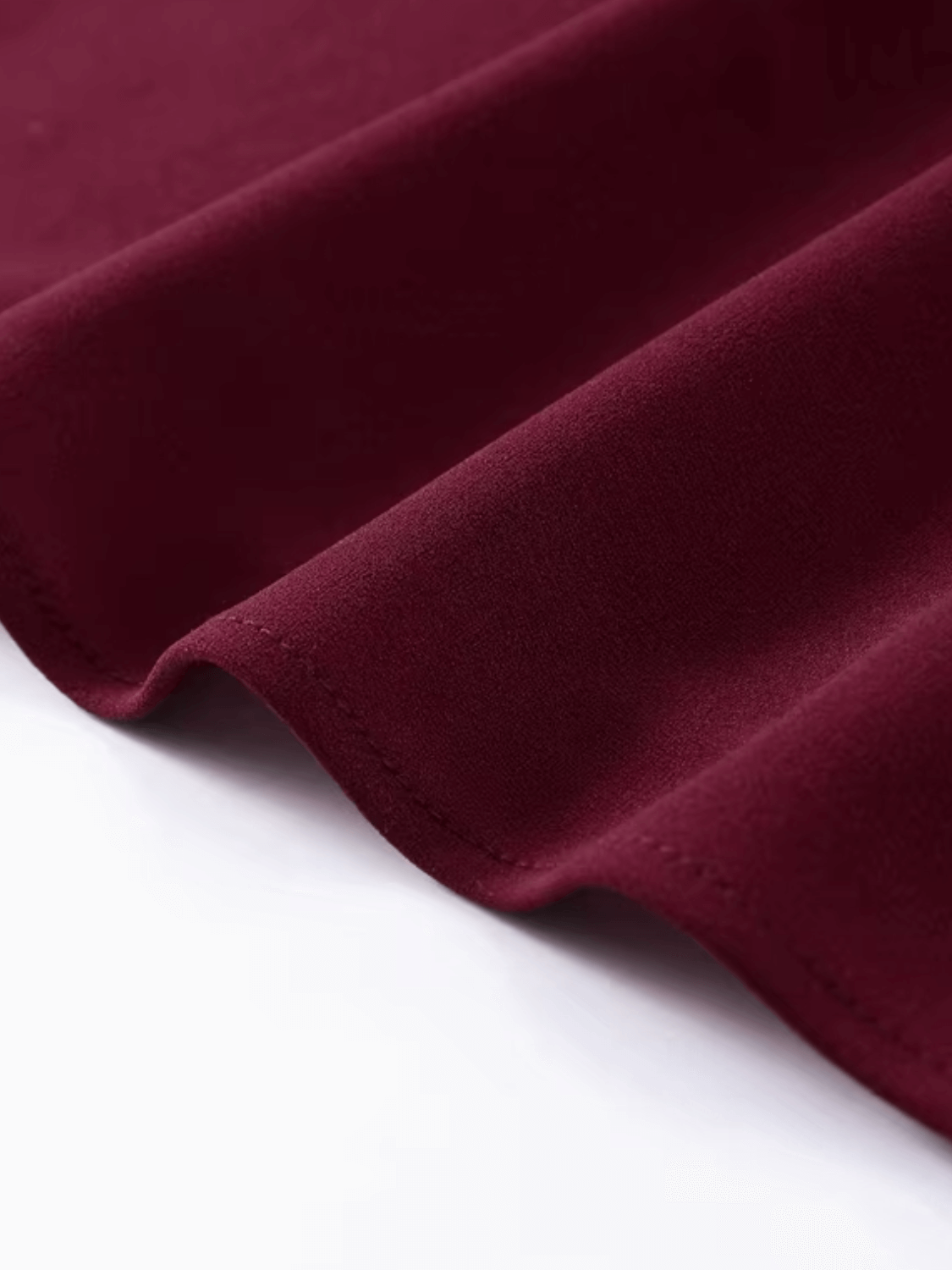 Vestido Maxi com Ombro Assimétrico e Saia Plissada Sofisticada – Luana