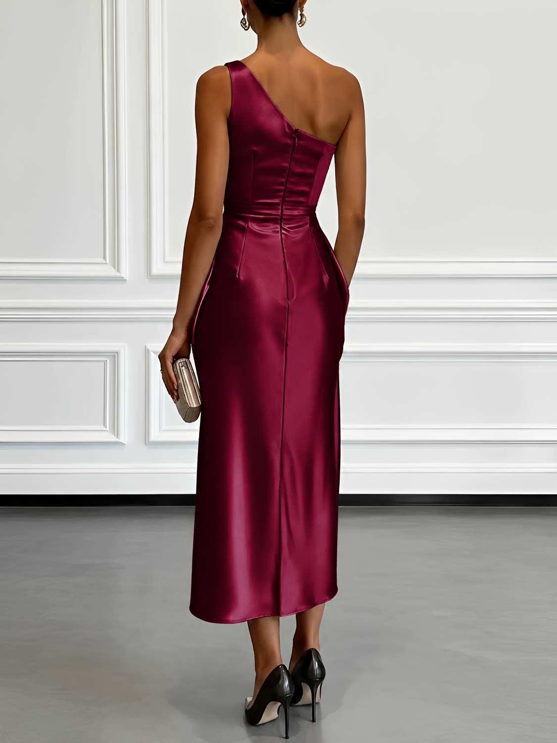 Vestido Acetinado com Decote Assimétrico e Drapeado Escultural -  Penelope