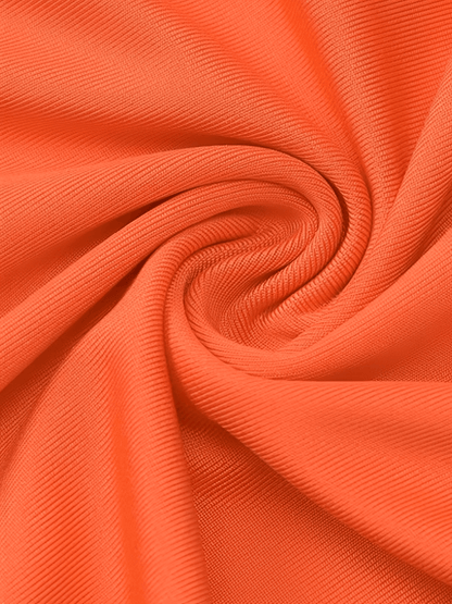 Vestido Feminino Longo com Recorte em Gota no Colo Decote U nas Costas e Flor Aplicada em Drapeado Lateral – Clementine