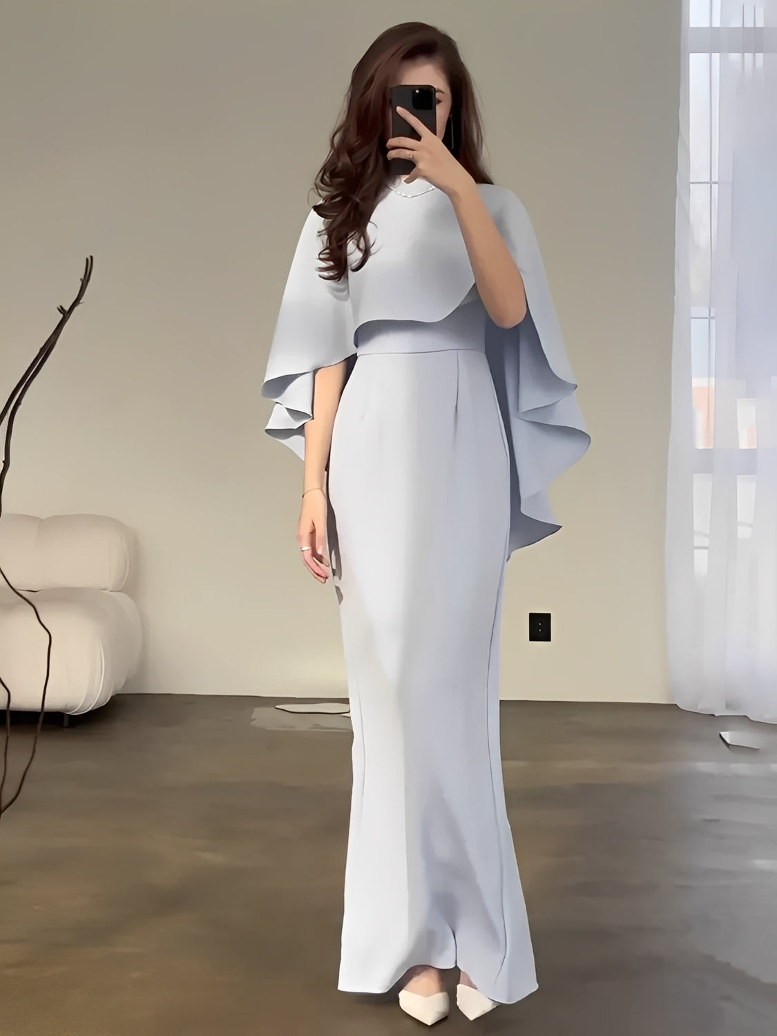 Vestido Longo de Festa Acinturado com Capa Peplum Elegante - Amna