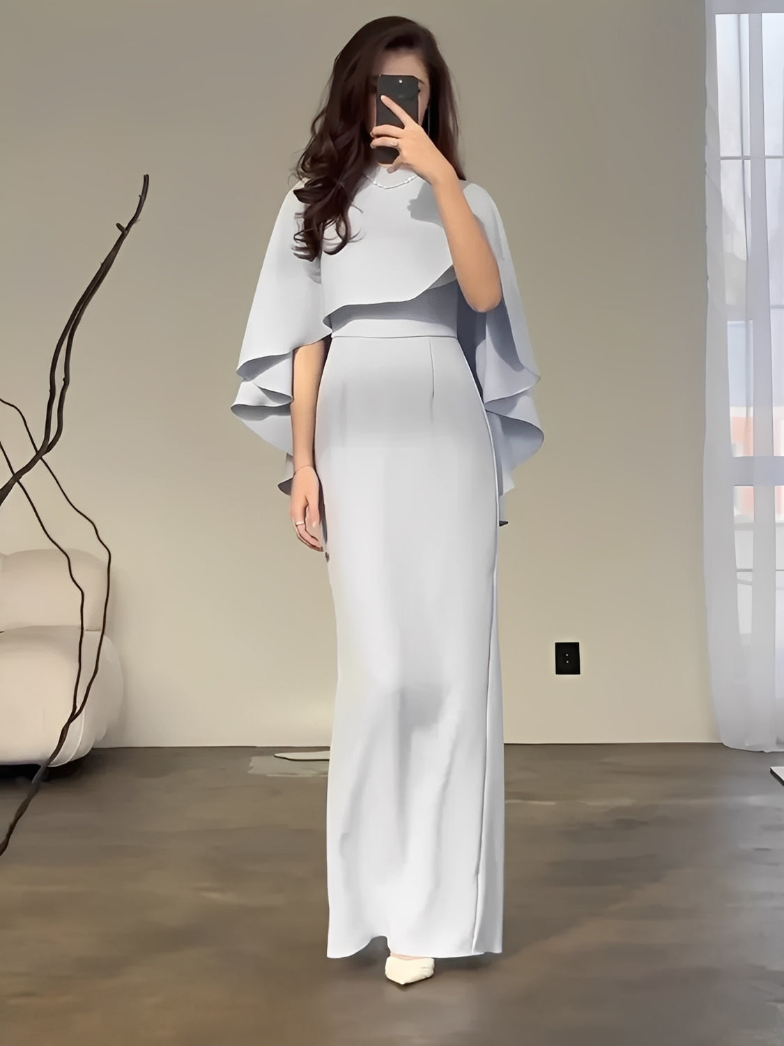 Vestido Longo de Festa Acinturado com Capa Peplum Elegante - Amna