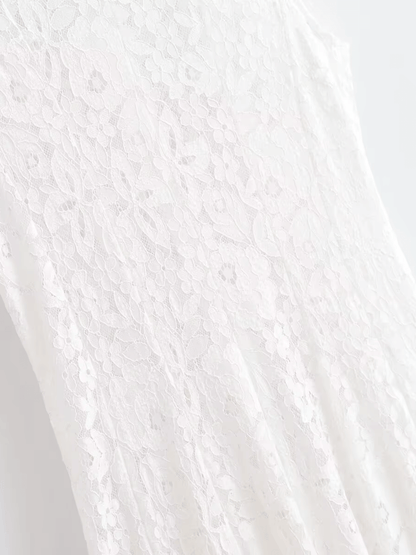 Vestido Feminino Midi em Renda Texturizada com Flores Acinturado e Acabamento Delicado  – Carlota
