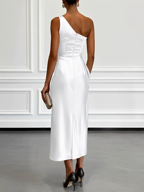 Vestido Acetinado com Decote Assimétrico e Drapeado Escultural -  Penelope