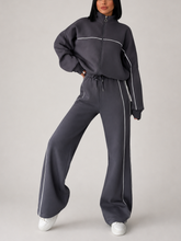 Conjunto Esportivo com Listras Casaco de Zíper e Calça Wide Leg - Pabline [FRETE FULL]