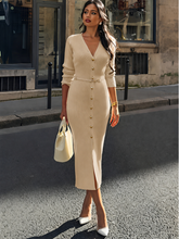 Vestido Midi Canelado Manga Longa com Decote V e Botões Frontais - Iracema